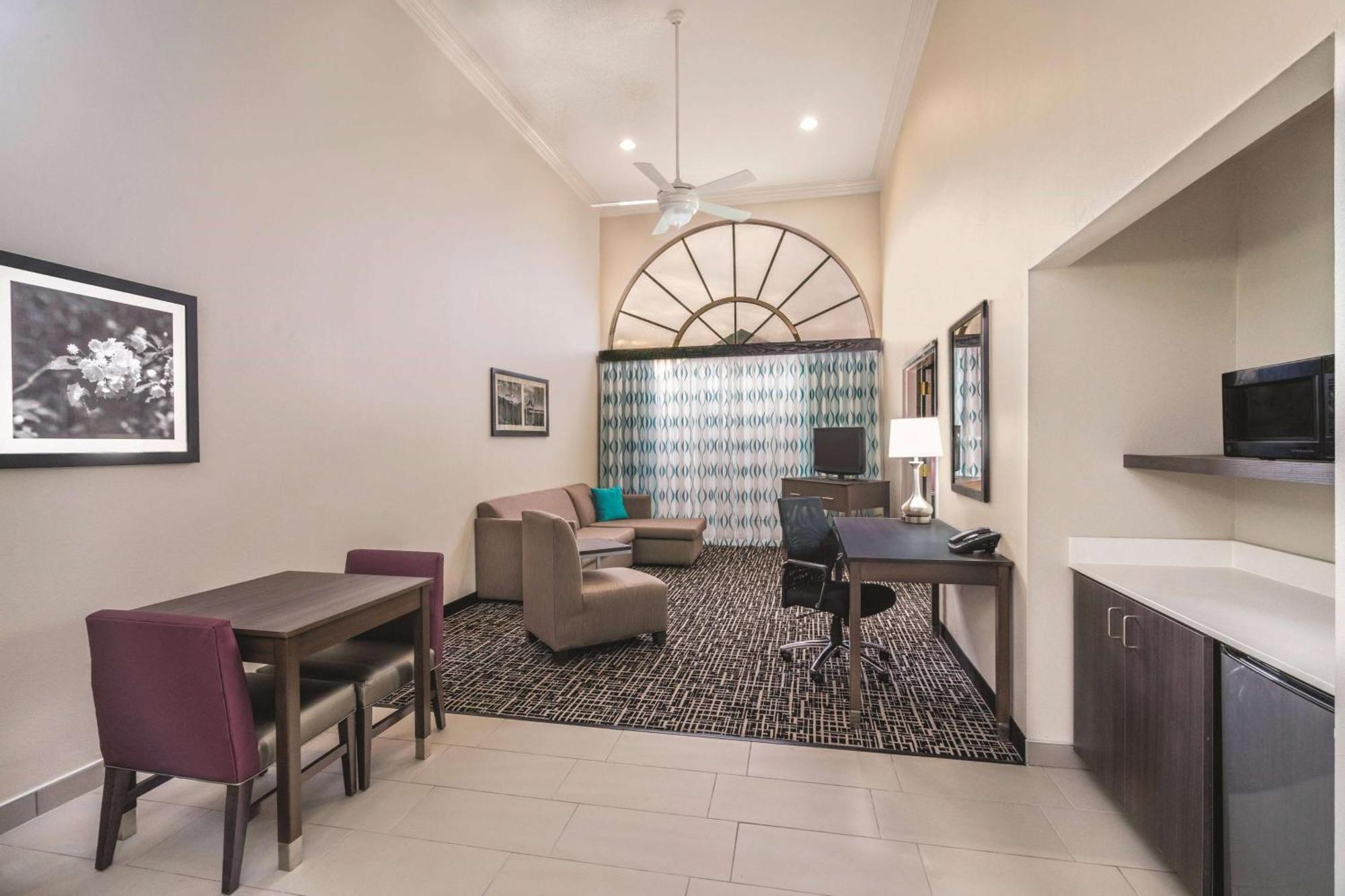 La Quinta By Wyndham Loudon Hotell Eksteriør bilde