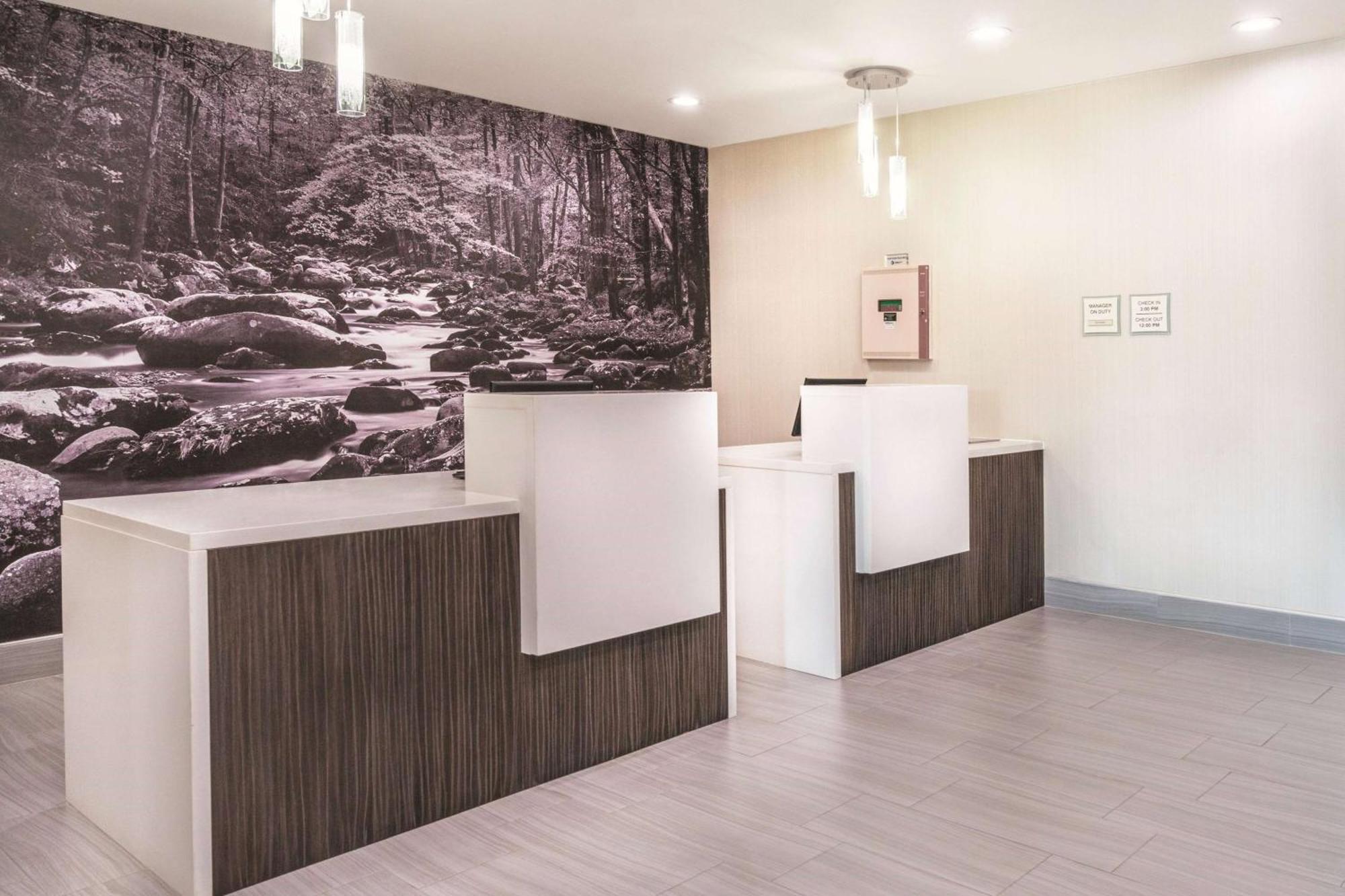 La Quinta By Wyndham Loudon Hotell Eksteriør bilde